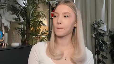 Natalie online show from March 14, 6:06 am