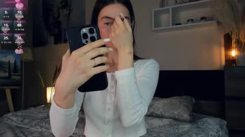 Mary online show from March 3, 7:43 am