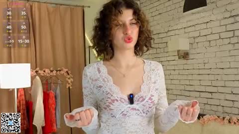 Snapshot of ethalhatchell chatting on October 15, 7:15 pm Elsa online show from October 15, 7:15 pm