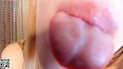 Snapshot of ethalhatchell chatting on March 8, 7:42 pm Elsa online show from March 8, 7:42 pm