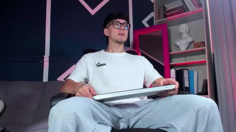 Etham online show from December 4, 2:27 pm