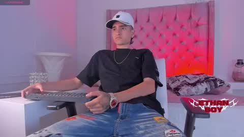 Ethan online show from December 4, 8:41 pm