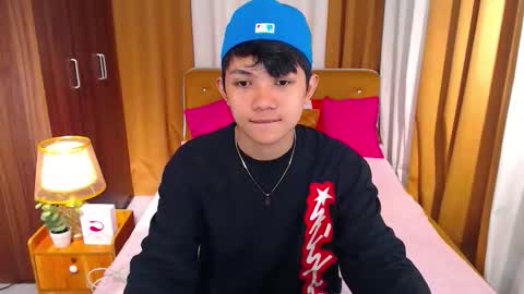 ethan_lauren online show from April 15, 5:38 pm