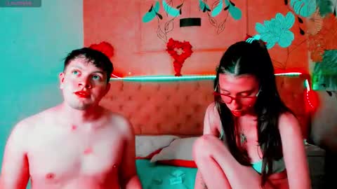Ethan N Abby online show from September 18, 9:19 pm
