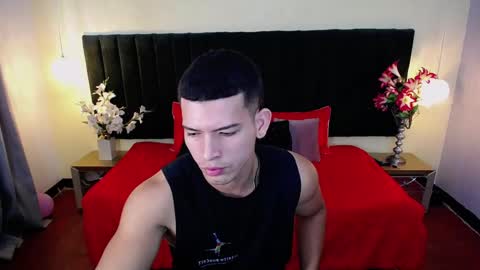 Snapshot of ethan_rodgers chatting on September 16, 8:01 pm ETHAN RODGERS online show from September 16, 8:01 pm