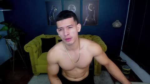 Snapshot of ethan_rodgers chatting on October 11, 10:35 pm ETHAN RODGERS online show from October 11, 10:35 pm