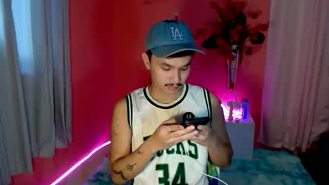 Snapshot of ethan_uwuxx chatting on October 12, 1:31 am DAVE online show from October 12, 1:31 am