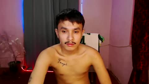 Snapshot of ethan_uwuxx chatting on February 10, 7:49 pm DAVE online show from February 10, 7:49 pm