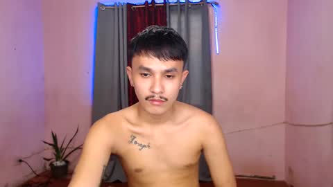 Snapshot of ethan_uwuxx chatting on February 25, 10:20 pm DAVE online show from February 25, 10:20 pm