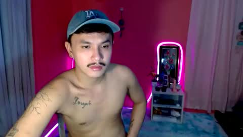 Snapshot of ethan_uwuxx chatting on October 5, 12:41 am DAVE online show from October 5, 12:41 am