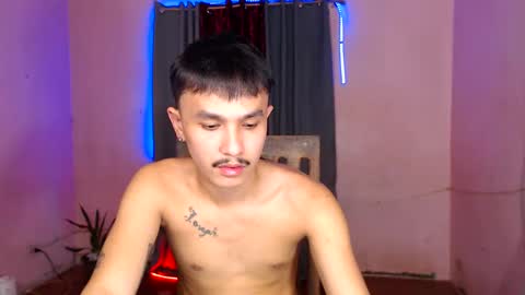 Snapshot of ethan_uwuxx chatting on February 23, 6:12 pm DAVE online show from February 23, 6:12 pm