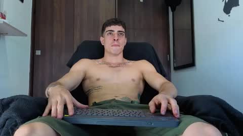 Snapshot of ethangreey1 chatting on October 13, 9:39 pm ethangreey1 online show from October 13, 9:39 pm