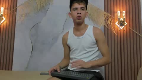ethanhot_os online show from April 30, 7:19 pm