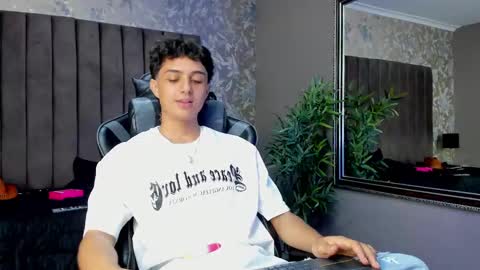 Snapshot of ethanlowell chatting on October 14, 5:54 am ethanlowell online show from October 14, 5:54 am