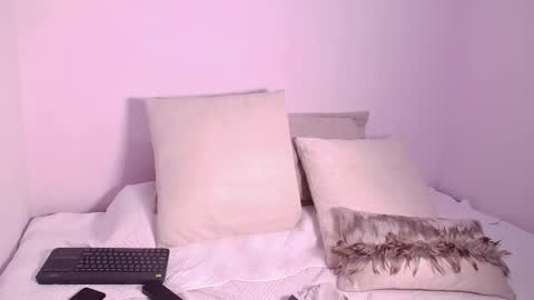 Snapshot of ethanlowell chatting on February 8, 10:19 pm ethanlowell online show from February 8, 10:19 pm