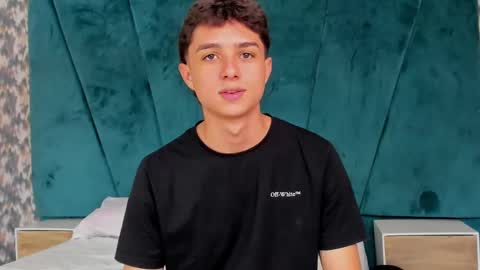 Snapshot of ethanlowell chatting on February 18, 9:09 pm ethanlowell online show from February 18, 9:09 pm