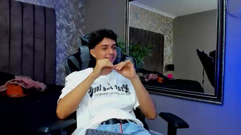Snapshot of ethanlowell chatting on October 13, 5:53 am ethanlowell online show from October 13, 5:53 am