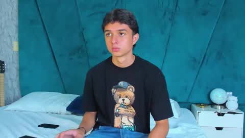 Snapshot of ethanlowell chatting on February 1, 7:55 pm ethanlowell online show from February 1, 7:55 pm
