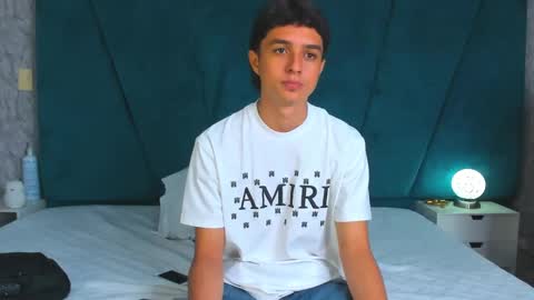 Snapshot of ethanlowell chatting on February 4, 9:31 pm ethanlowell online show from February 4, 9:31 pm