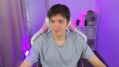 Snapshot of ethansinful chatting on September 17, 6:06 am Ethan online show from September 17, 6:06 am