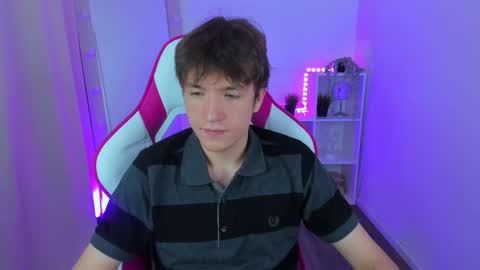 Snapshot of ethansinful chatting on October 8, 9:32 pm Ethan online show from October 8, 9:32 pm
