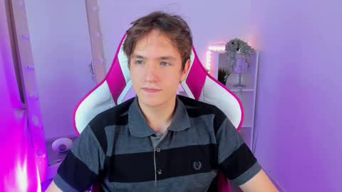 Snapshot of ethansinful chatting on October 2, 9:13 pm Ethan online show from October 2, 9:13 pm
