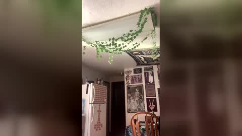 ethb0211 online show from March 8, 4:22 pm