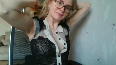 Snapshot of eva2323 chatting on October 14, 5:32 am eva2323 online show from October 14, 5:32 am