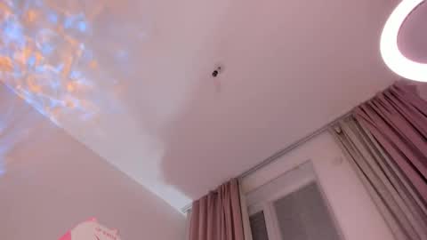 Eva Davis online show from February 8, 3:32 am