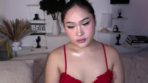 Queen Eva Mazikeen online show from December 22, 6:25 pm