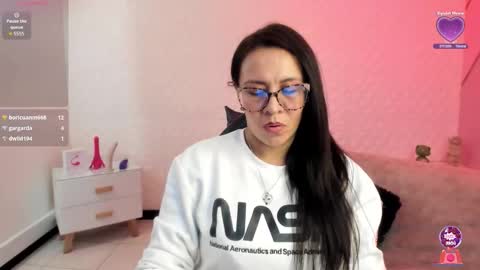 Eva  online show from March 6, 3:55 pm