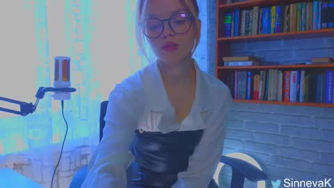 Snapshot of eva_sinn chatting on February 23, 7:44 am Hi there i am Eva and i wish create a nice community with you so join my Ticket Show for more pleasure online show from February 23, 7:44 am