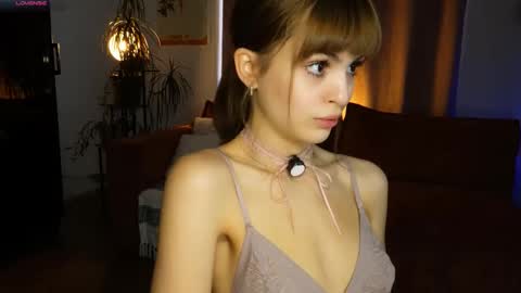 Hello my name is Eva its my first day here online show from November 24, 8:13 am