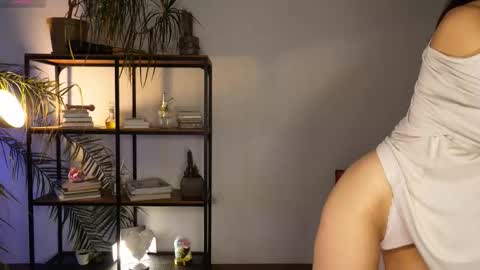 Hello my name is Eva its my first day here online show from September 24, 10:55 am