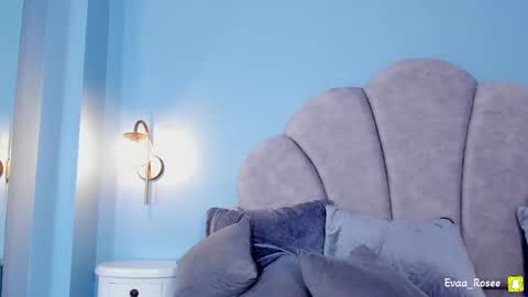 Snapshot of evaa_rose_ chatting on September 13, 10:23 pm Eva online show from September 13, 10:23 pm