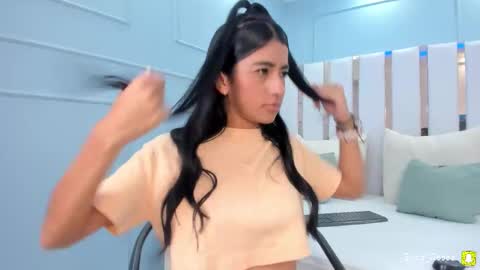 Snapshot of evaa_rose_ chatting on October 15, 9:59 pm Eva online show from October 15, 9:59 pm