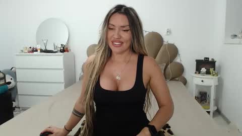Snapshot of evabomb chatting on September 21, 8:35 pm EvaBomb online show from September 21, 8:35 pm