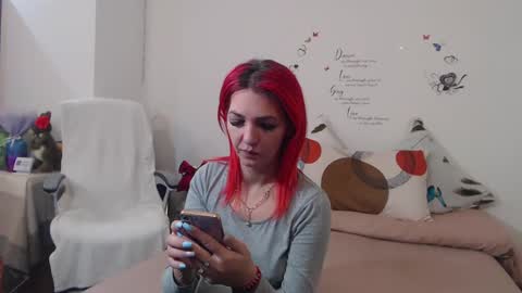 Snapshot of evadesireone chatting on December 6, 10:11 am EvadesireONE online show from December 6, 10:11 am