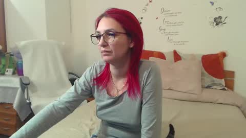 Snapshot of evadesireone chatting on February 17, 8:16 pm EvadesireONE online show from February 17, 8:16 pm