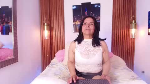 EVA GODDESS  online show from September 24, 8:04 pm