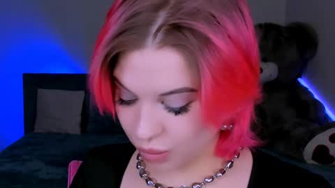 Eva online show from February 25, 9:15 pm