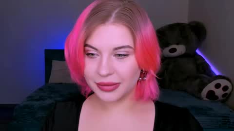 Eva online show from March 5, 9:15 pm