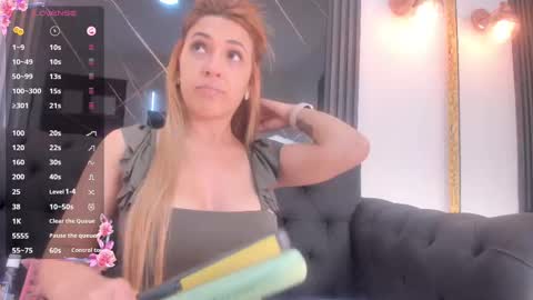 Snapshot of evaloviaa_ chatting on October 1, 2:16 pm Eva online show from October 1, 2:16 pm
