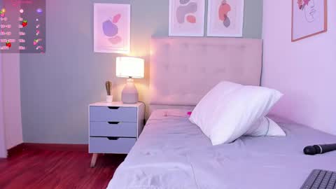 Snapshot of evalunna__ chatting on October 9, 10:59 pm Eva Luna online show from October 9, 10:59 pm