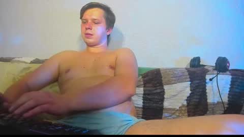 Snapshot of evan_boomer chatting on October 1, 3:22 pm evan_boomer online show from October 1, 3:22 pm