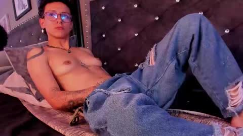 evan_smitt1 online show from September 10, 5:03 pm