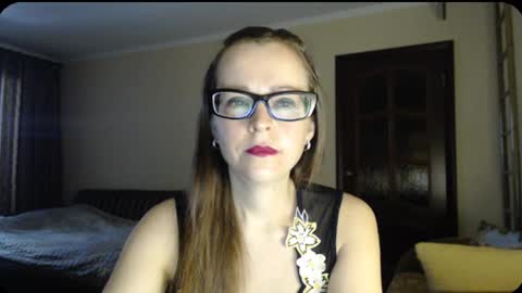 Snapshot of evangeline06 chatting on December 16, 8:41 am YourMistress online show from December 16, 8:41 am