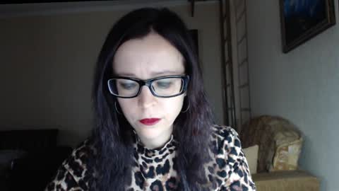 Snapshot of evangeline06 chatting on October 6, 9:27 am YourMistress online show from October 6, 9:27 am