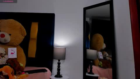   online show from November 8, 4:04 am