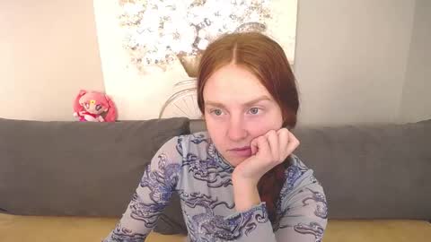 Snapshot of evarey_ chatting on September 24, 4:30 am Adelina online show from September 24, 4:30 am
